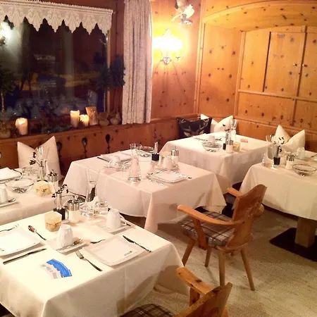 Alpin Garni Eder - Private Living Отель