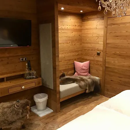 Отель Alpin Garni Eder - Private Living Майрхофен